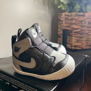 Jordan 1 crib bootie